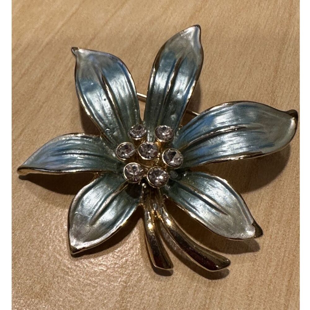 Vintage Ice Blue Enamel Flower Brooch Pin Rhinestone Gold Tone Lily Blossom